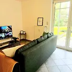 1 Bedroom Flat With Balcony&Garden
