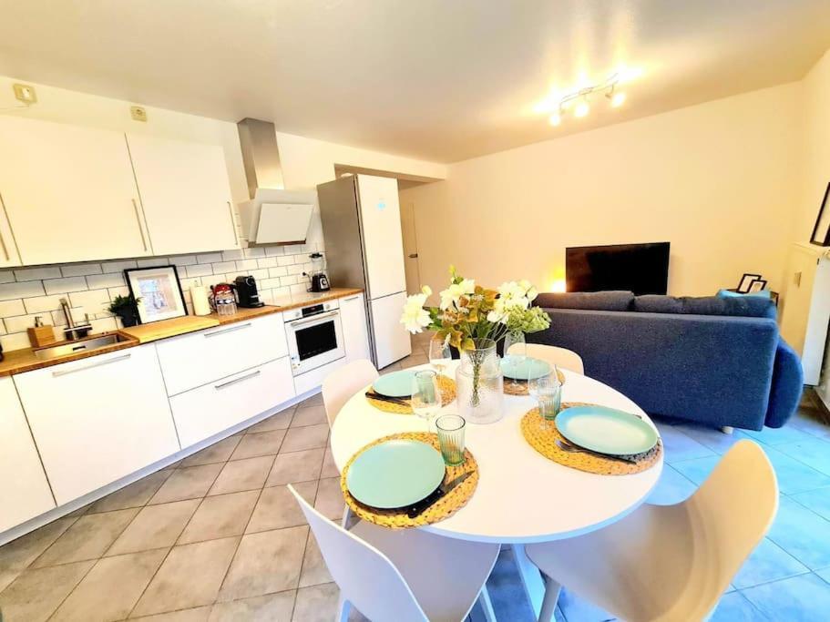 1 Bedroom Flat With Balcony&garden Apartment *